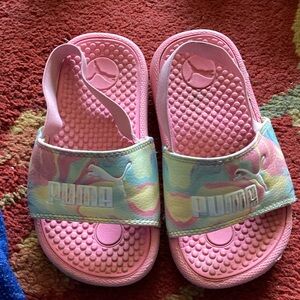 Kids puma sandal
